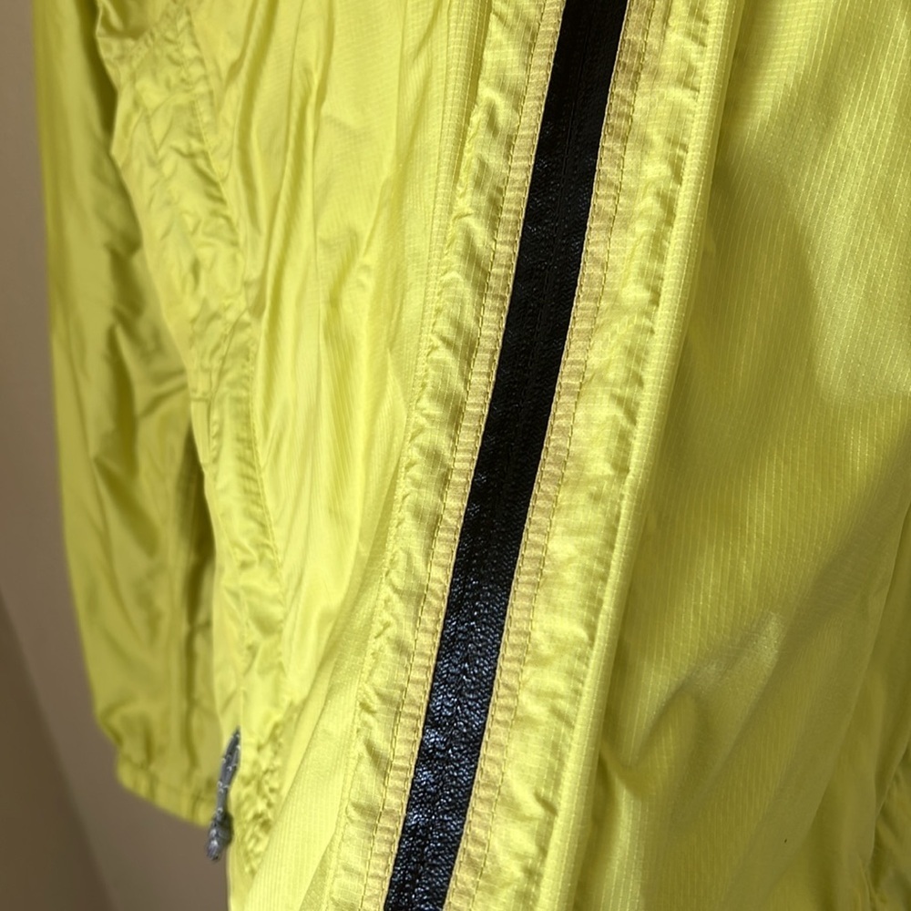 Patagonia neon yellow weatherproof jacket - Picture 3 of 12